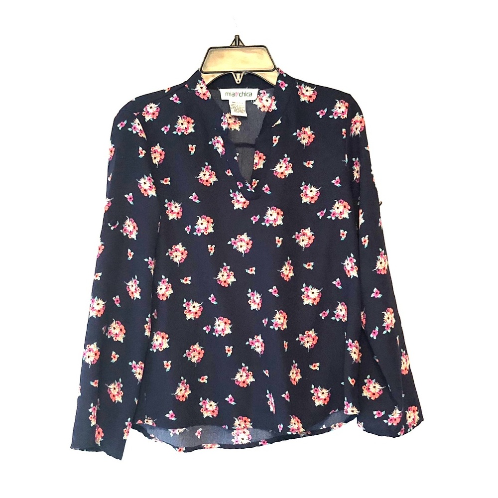 Girls blue flower top.